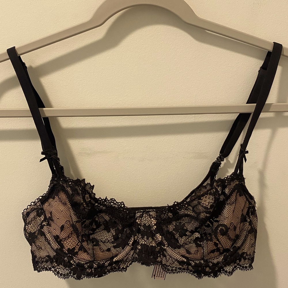 Black & Nude Lace Victoria’s Secret Bra